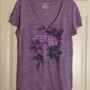 American Eagle V-neck tee